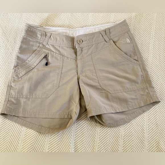 The North Face Shorts - Picture 1 of 8